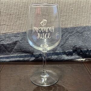 'Mommy Juice' wine glass